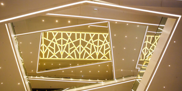 Reformas Integrales de Tiendas y Locales  Comerciales El Genovés · Diseño e Instalación de Iluminación LED Eficiente
